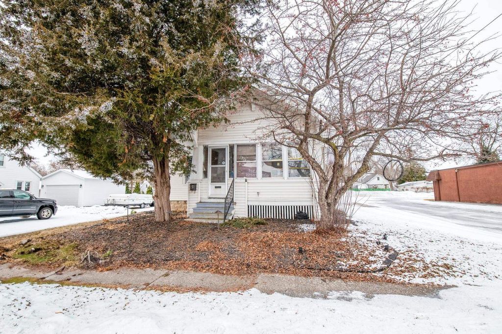 Photo of 202 Irene STREET, Green Bay, WI 54302 (MLS # 50322676)