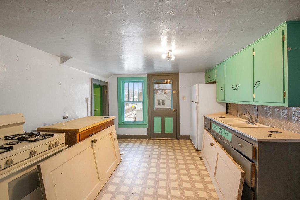 Photo of 202 Irene STREET, Green Bay, WI 54302 (MLS # 50322676)