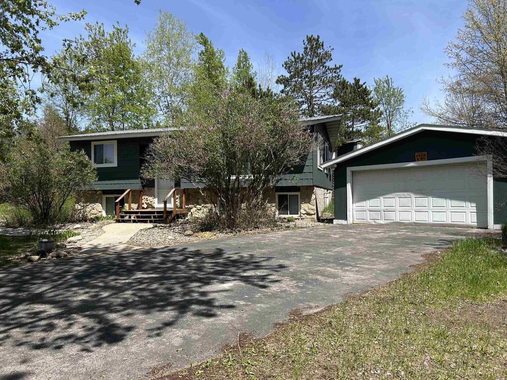 Photo of 1310 Kenny DRIVE, Crivitz, WI 54114 (MLS # 50326043)