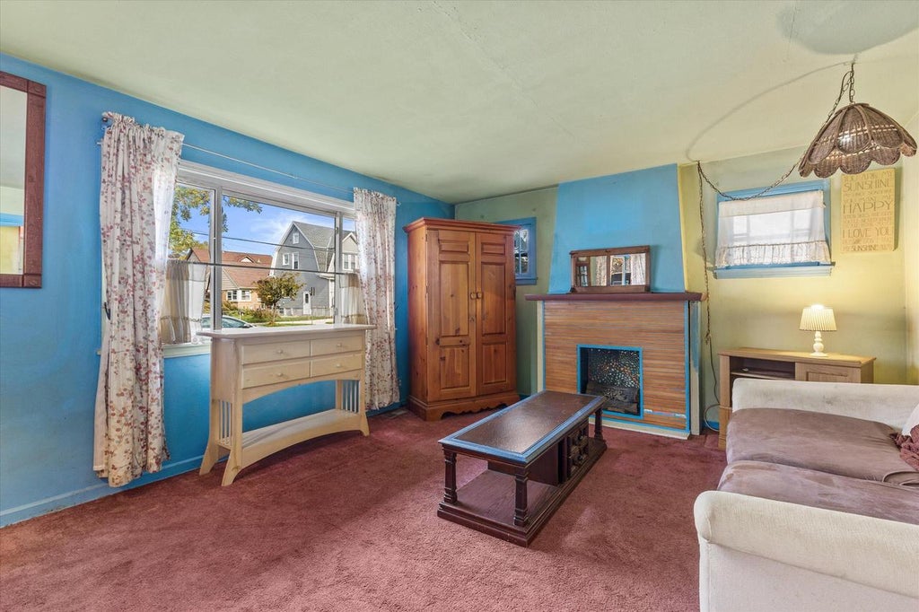 Photo of 1015 Goold STREET, Racine, WI 53402 (MLS # 1986322)