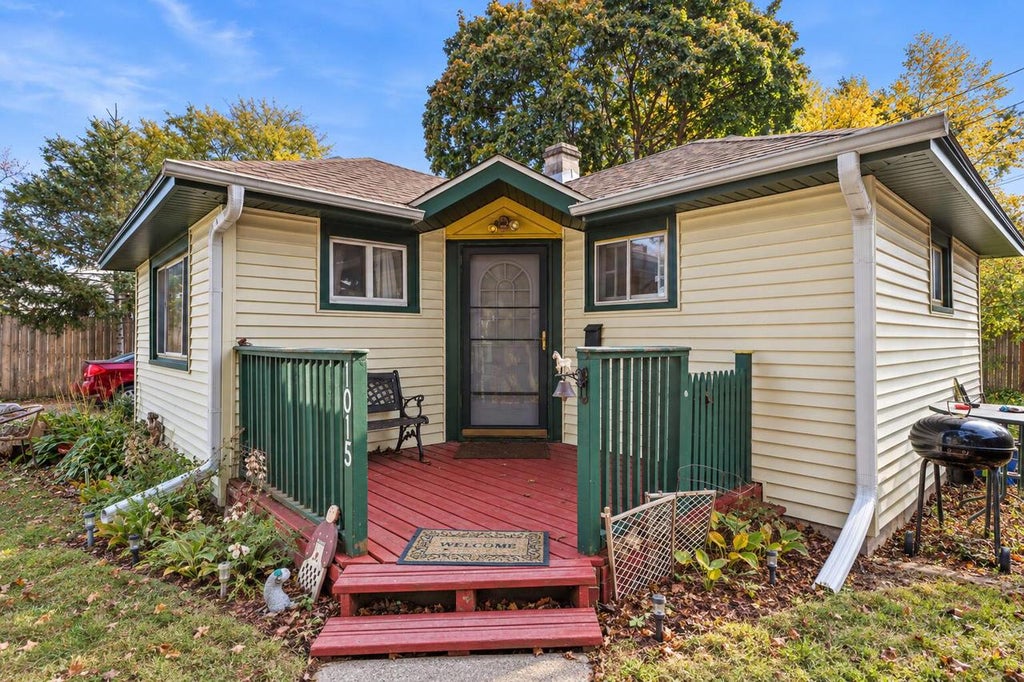 Photo of 1015 Goold STREET, Racine, WI 53402 (MLS # 1986322)