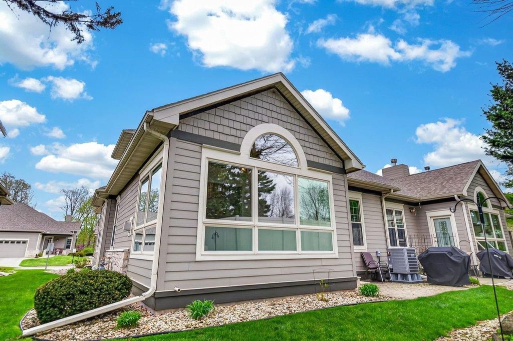 Photo of 1622 Pond View COURT, Middleton, WI 53562 (MLS # 2021802)