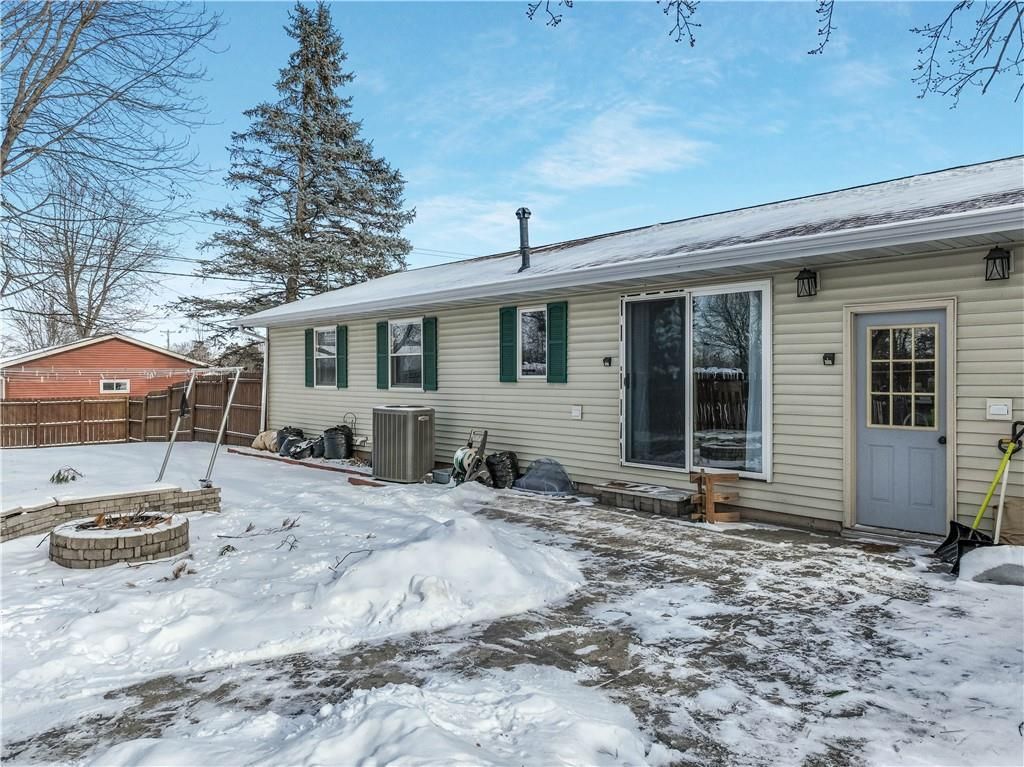Photo of 612 10th STREET, Altoona, WI 54720 (MLS # 1597913)