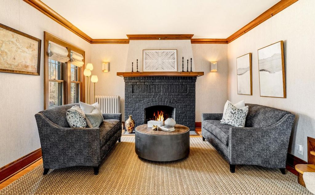 Photo of 5000 N Larkin STREET, Whitefish Bay, WI 53217 (MLS # 1958207)