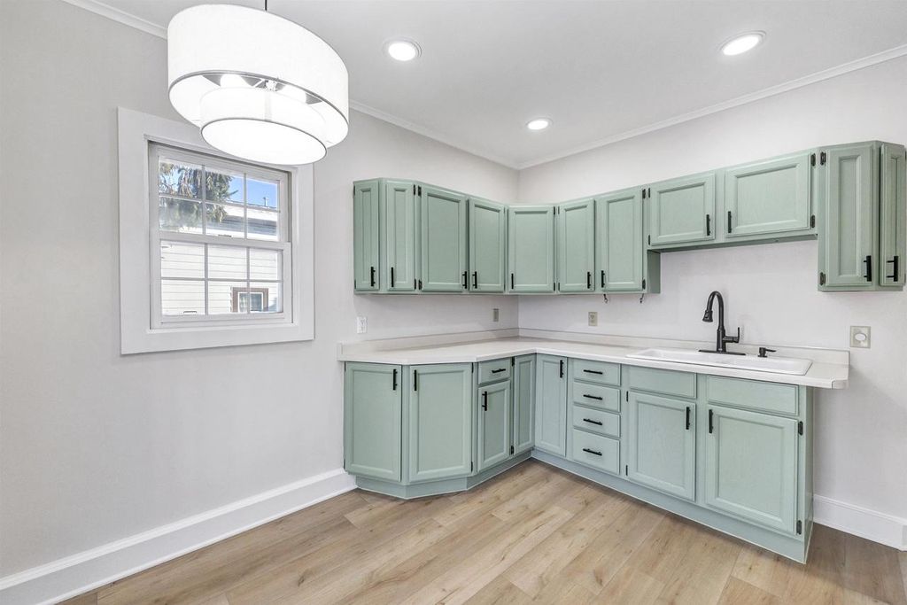 Photo of 1306 New York AVENUE, Manitowoc, WI 54220 (MLS # 50320208)