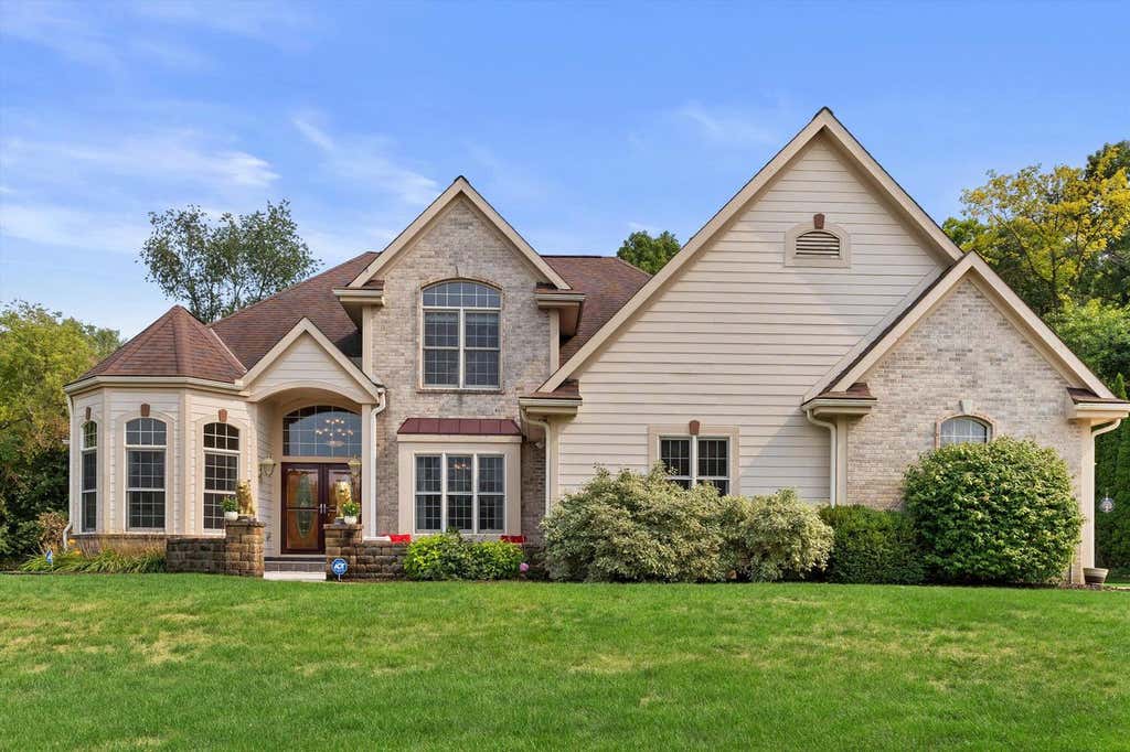 Photo of S67W20039 Benjamin COURT, Muskego, WI 53150 (MLS # 1975317)
