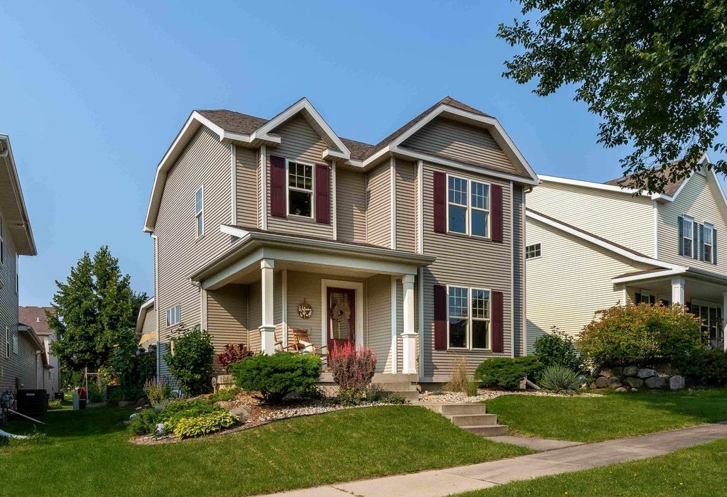 Photo of W79N417 Ridgeway LANE, Cedarburg, WI 53012 (MLS # 1943854)