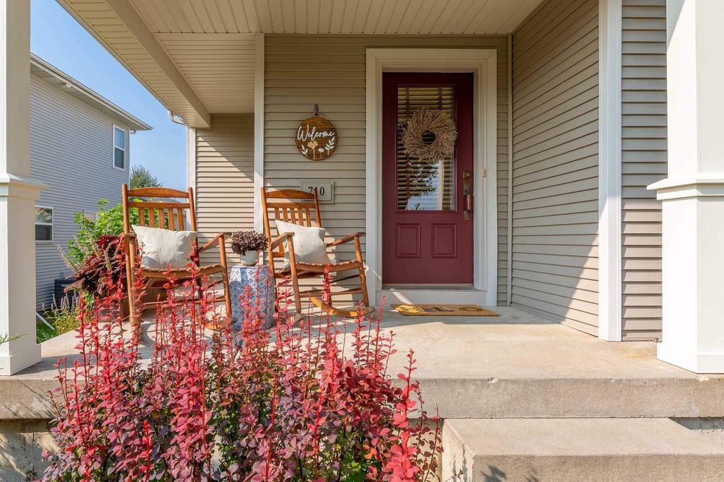 Photo of W79N417 Ridgeway LANE, Cedarburg, WI 53012 (MLS # 1943854)