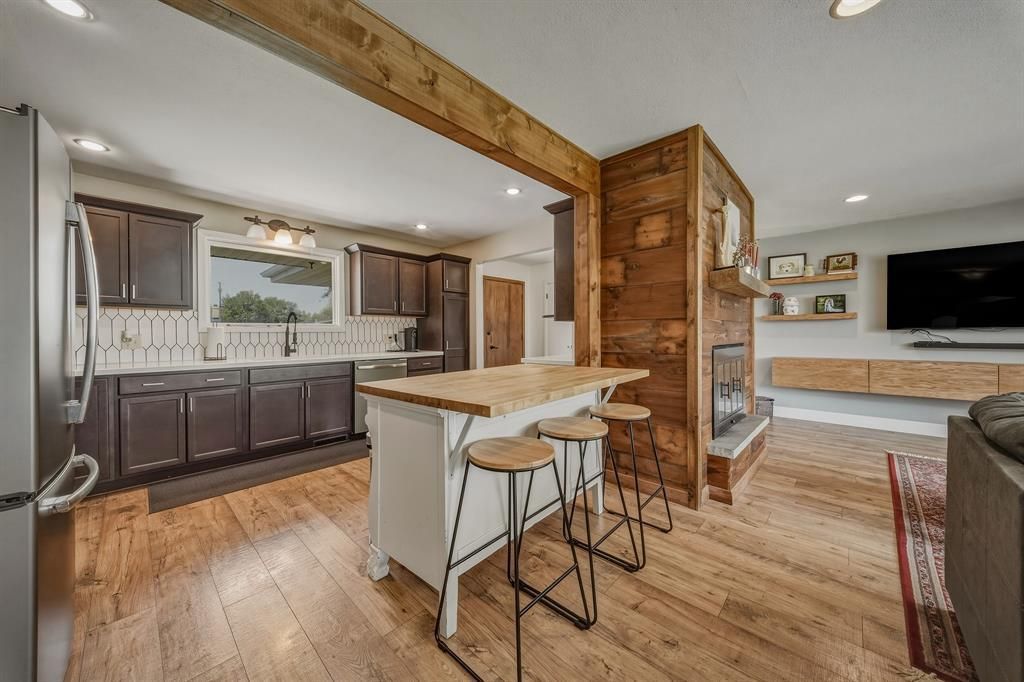 Photo of 2007 Grandview DRIVE, Eau Claire, WI 54703 (MLS # 1601026)