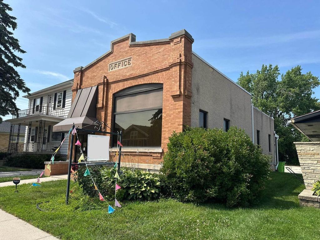 Photo of 1828 Wisconsin AVENUE, New Holstein, WI 53061 (MLS # 50317921)