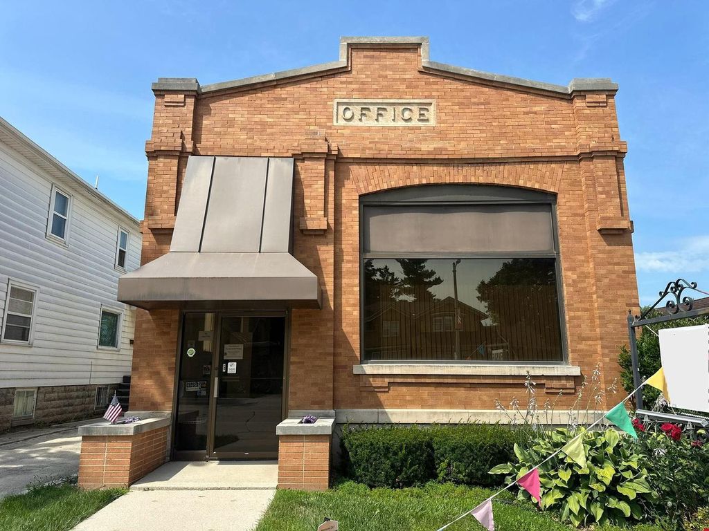 Photo of 1828 Wisconsin AVENUE, New Holstein, WI 53061 (MLS # 50317921)