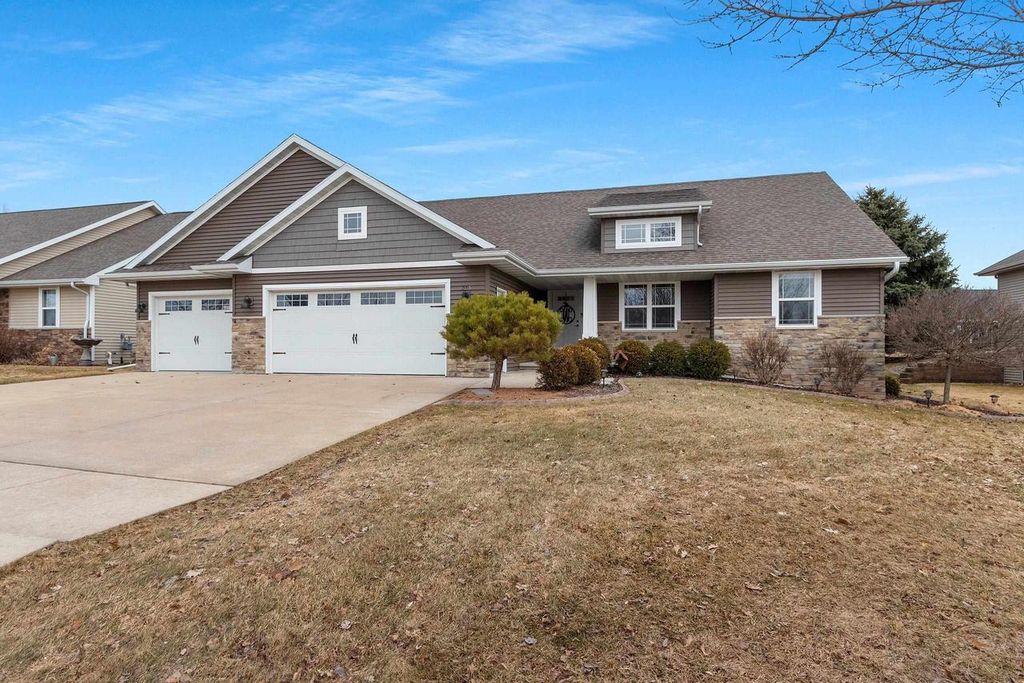 Photo of 345 Crosswinds LANE, Green Bay, WI 54311 (MLS # 50322100)