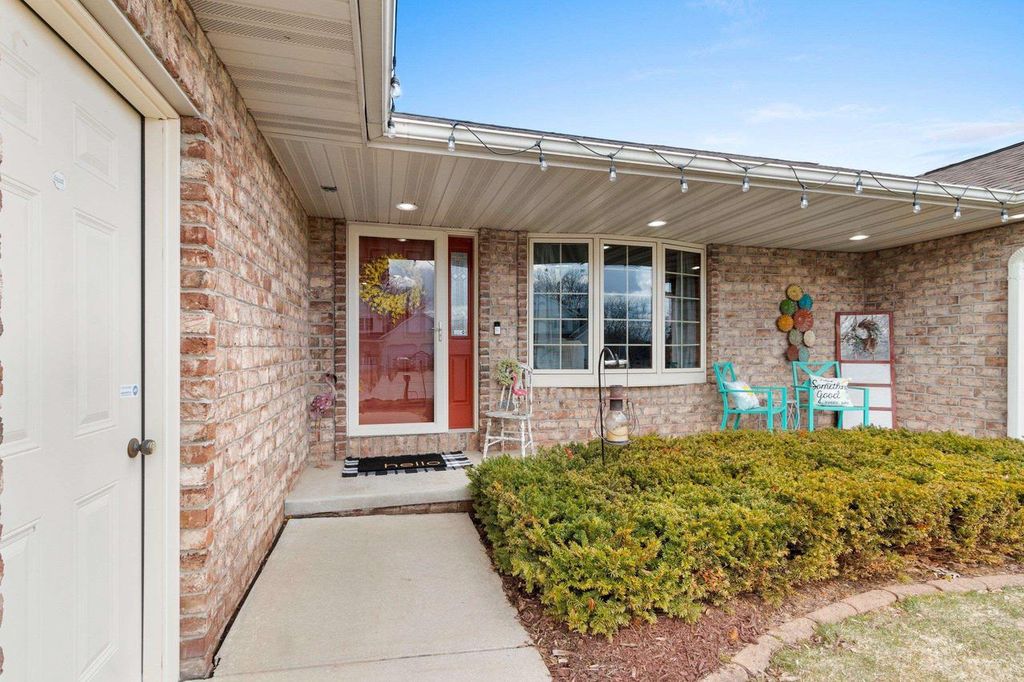 Photo of 801 Pinecrest ROAD, Green Bay, WI 54313 (MLS # 50323209)