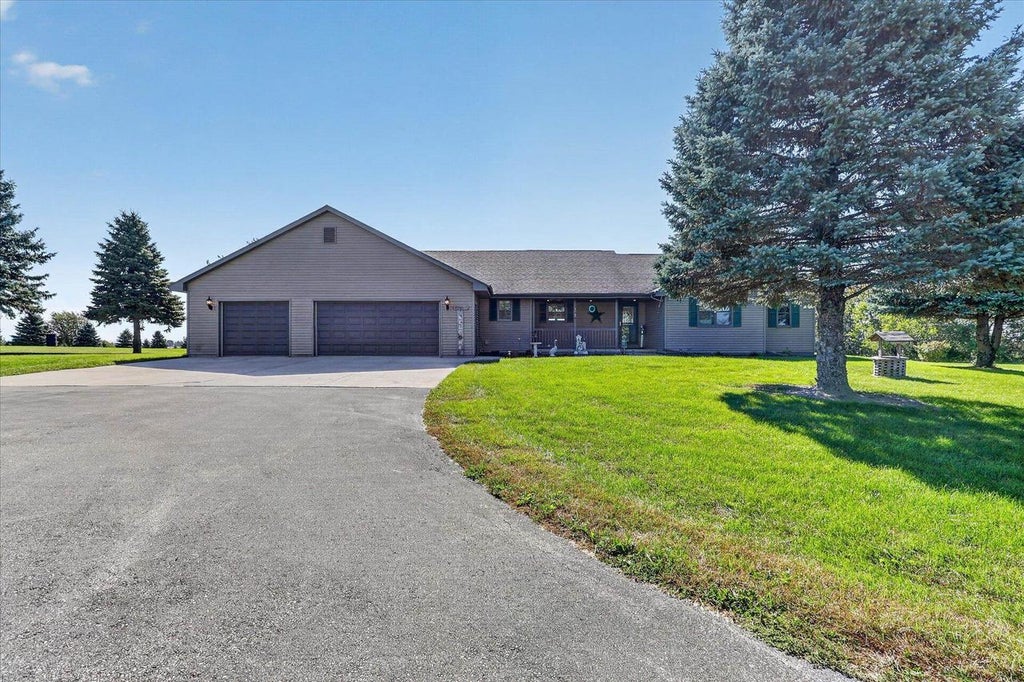 Photo of 5541 W County A ROAD, Janesville, WI 53548 (MLS # 2034249)