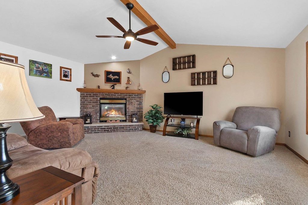 Photo of W6082 Hearthstone DRIVE, Appleton, WI 54915 (MLS # 50321718)