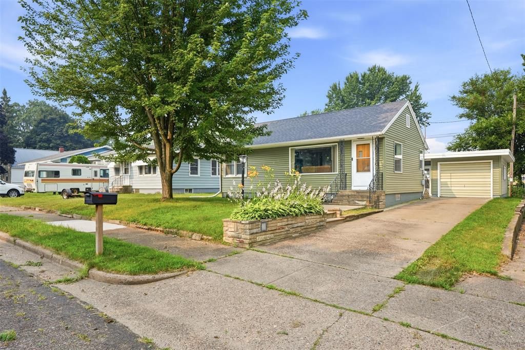Photo of 1124 Briggs AVENUE, Eau Claire, WI 54703 (MLS # 1603344)