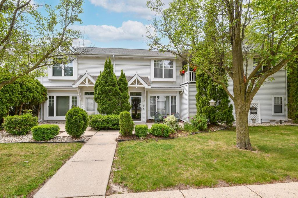 Photo of 6168 S Creekside DRIVE #8, Cudahy, WI 53110 (MLS # 1965245)