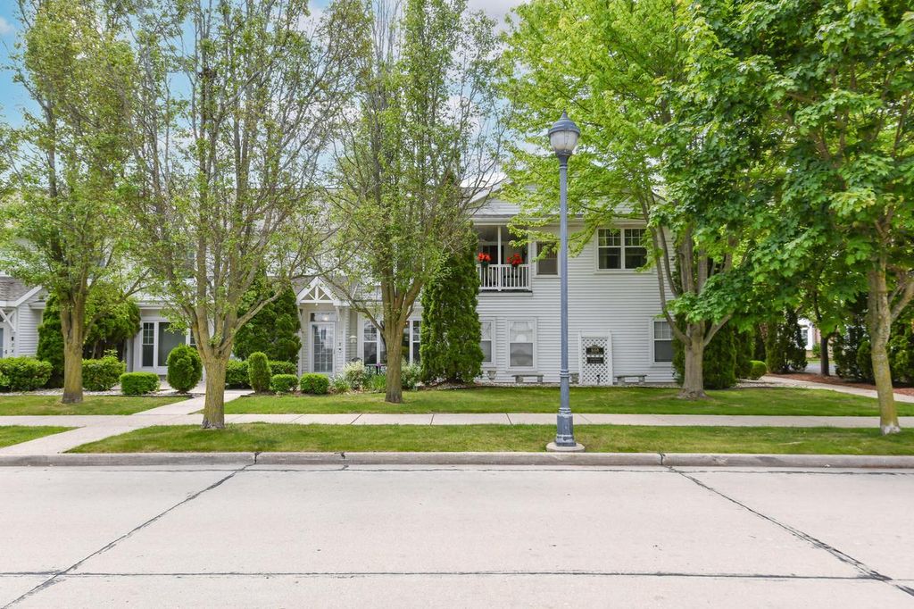 Photo of 6168 S Creekside DRIVE #8, Cudahy, WI 53110 (MLS # 1965245)