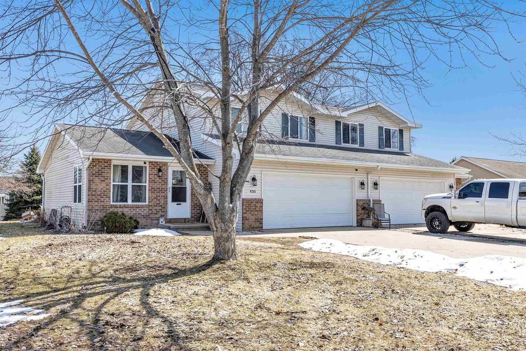Photo of 430 Steno TRAIL, Pulaski, WI 54162 (MLS # 50322917)