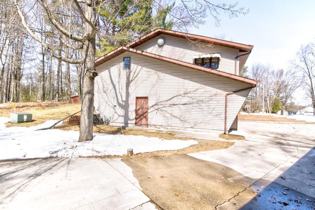 Photo of N3145 River Bend DRIVE, Peshtigo, WI 54157 (MLS # 50323226)