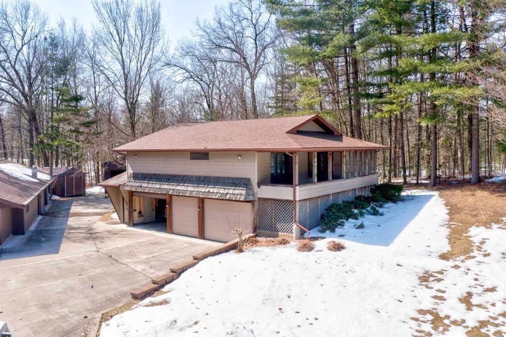 Photo of N3145 River Bend DRIVE, Peshtigo, WI 54157 (MLS # 50323226)