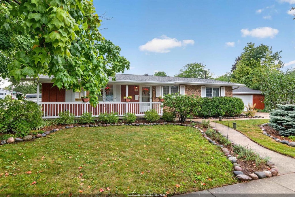 Photo of 1135 Windsor STREET, Oshkosh, WI 54902 (MLS # 50332219)