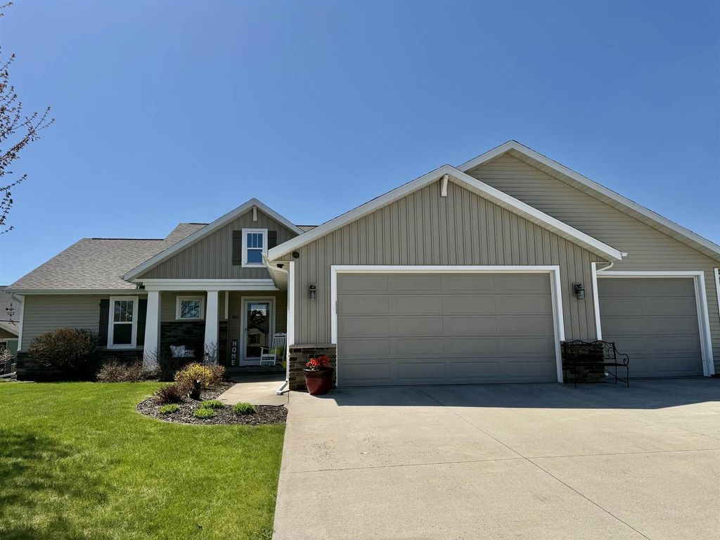 Photo of 4873 W Jack Pine COURT, Appleton, WI 54913 (MLS # 50324799)