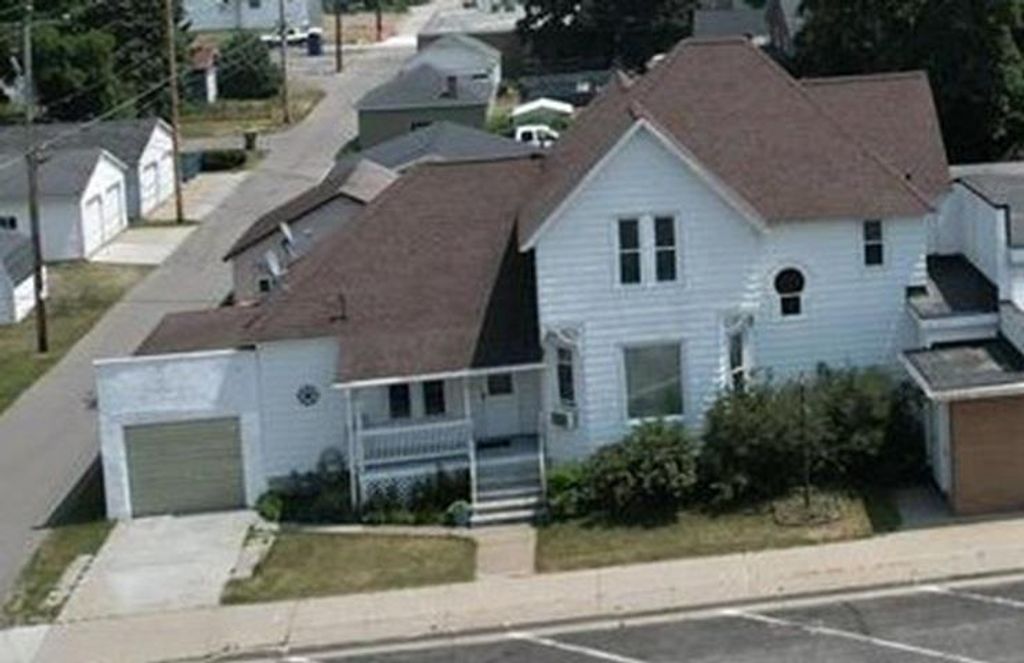 Photo of 1216 10th STREET, Marinette, WI 54143 (MLS # 50317118)