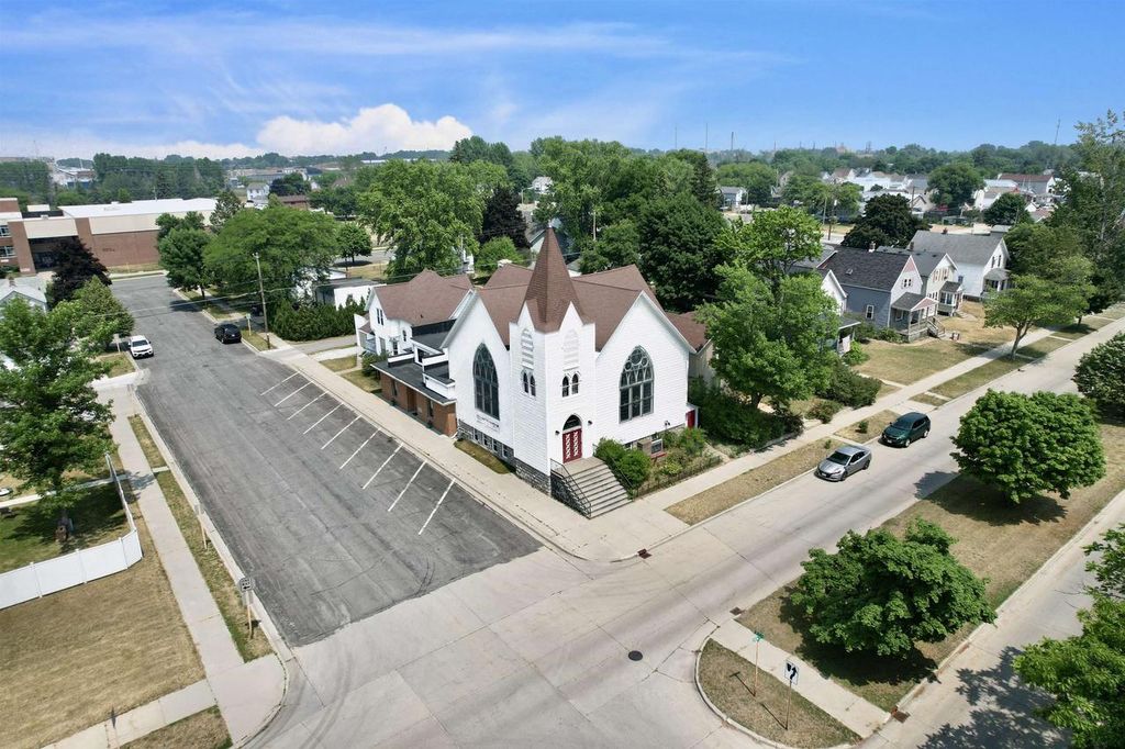 Photo of 1216 10th STREET, Marinette, WI 54143 (MLS # 50317118)