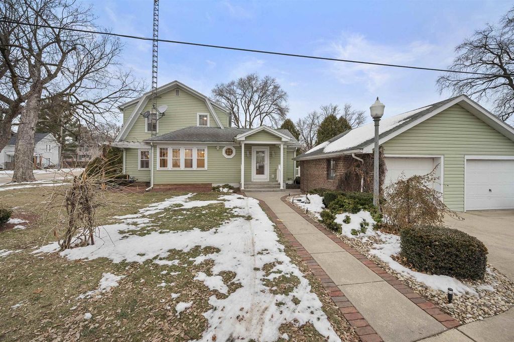 Photo of 306 N Main STREET, Orfordville, WI 53576 (MLS # 2013973)