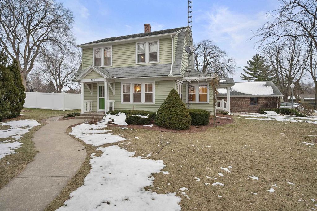 Photo of 306 N Main STREET, Orfordville, WI 53576 (MLS # 2013973)