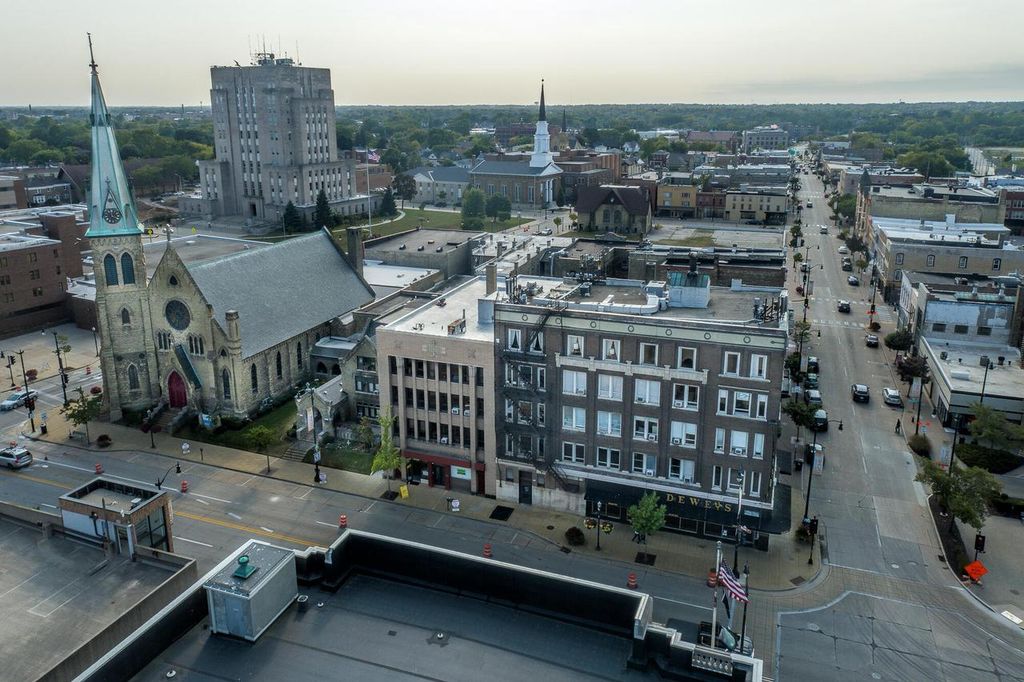 Photo of 201 6th STREET, Racine, WI 53403 (MLS # 1942435)