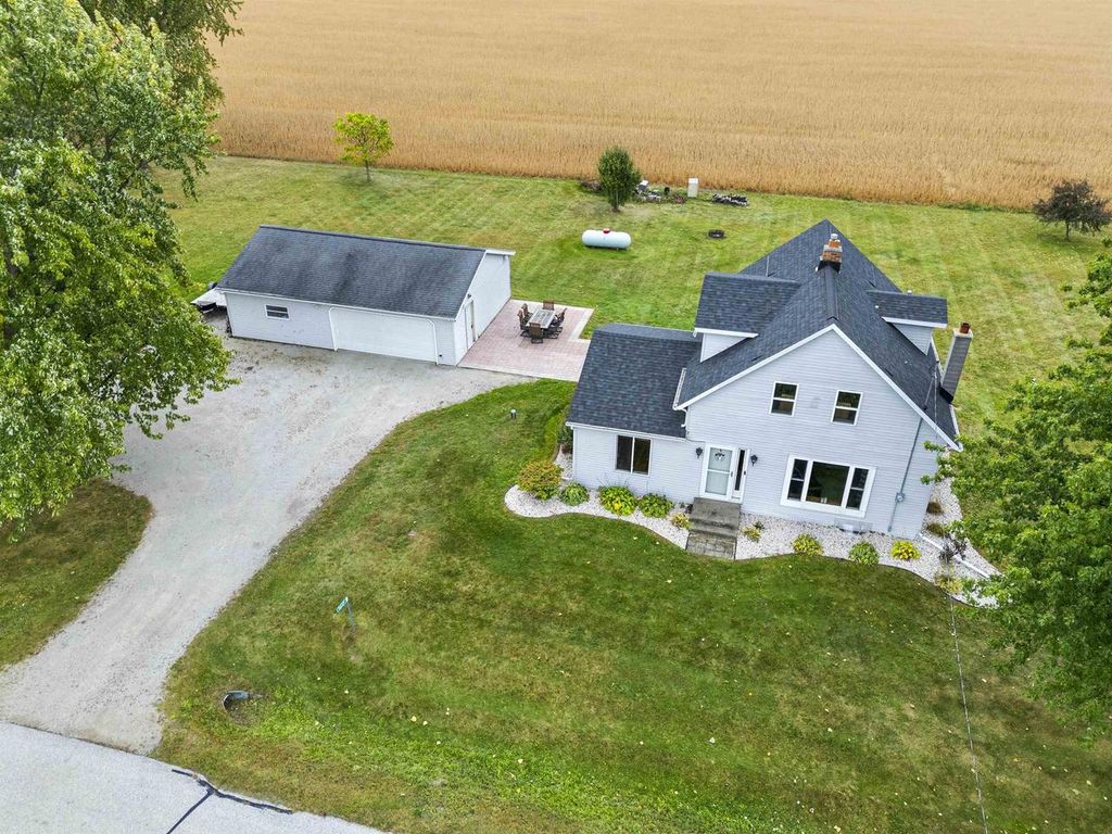 Photo of 5637 Town Hall DRIVE, Pulaski, WI 54162 (MLS # 50319799)