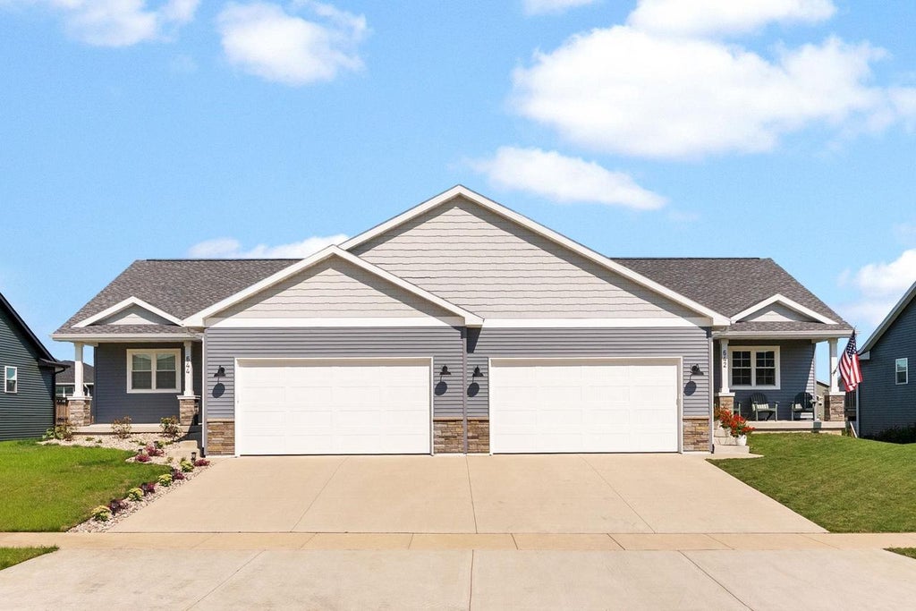 Photo of 642 Locust LANE, Evansville, WI 53536 (MLS # 2031397)