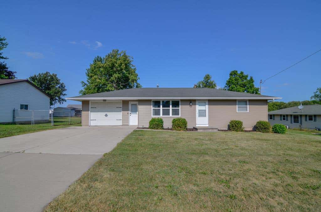 Photo of 6770 Crippen STREET, Greenleaf, WI 54126 (MLS # 50330017)