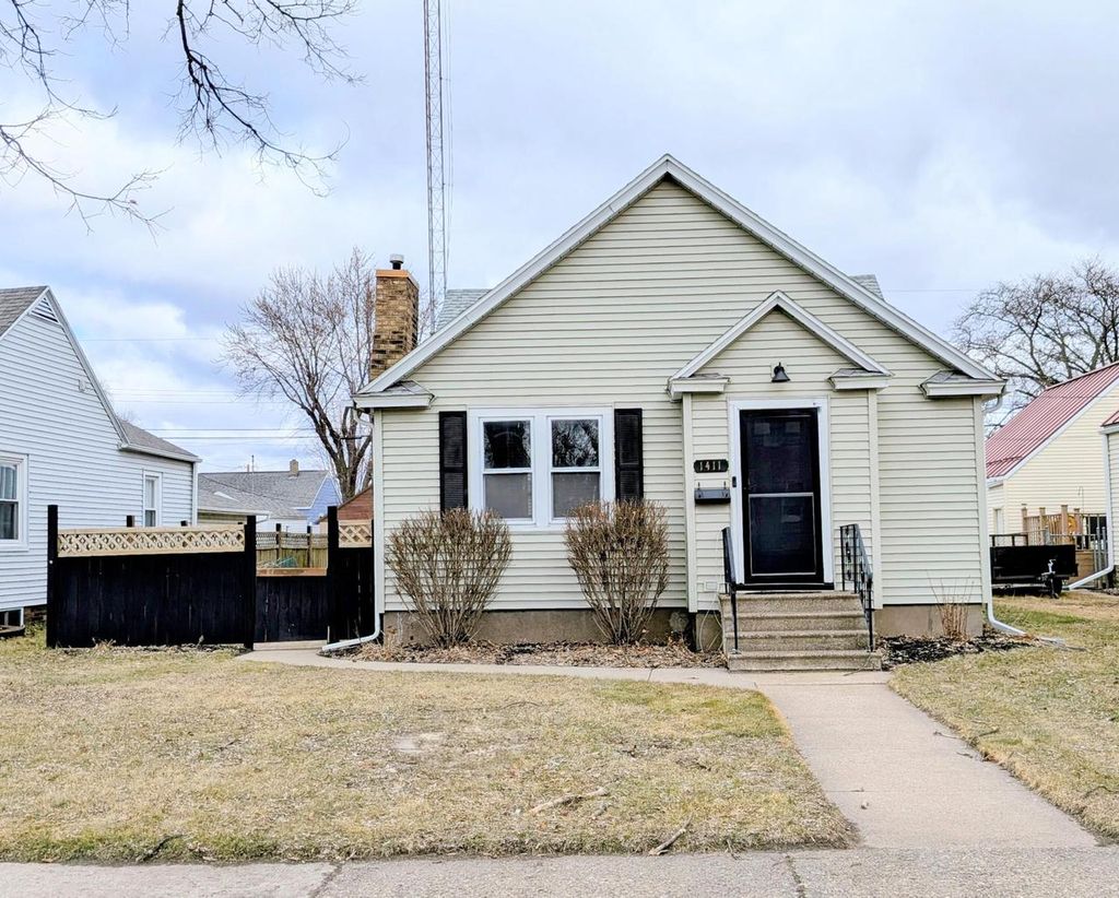 Photo of 1411 Travis STREET, La Crosse, WI 54601 (MLS # 1953865)