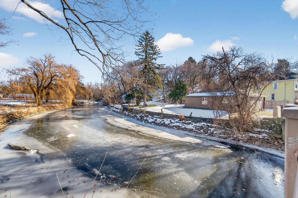 Photo of 529 Park View DRIVE, Racine, WI 53404 (MLS # 1945749)