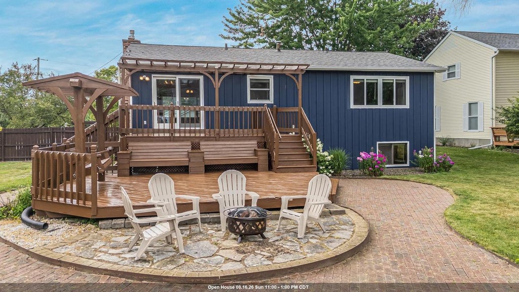 Photo of 2104 Hazel STREET, Oshkosh, WI 54901 (MLS # 50329603)