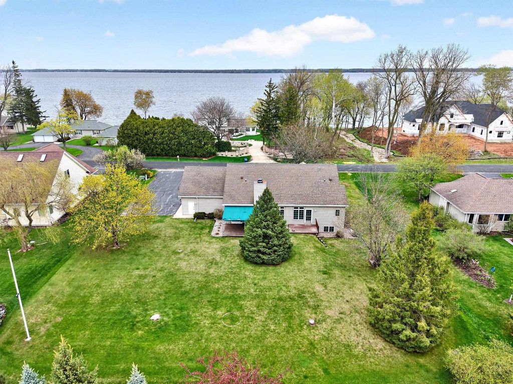 Photo of 4431 Bellhaven LANE, Oshkosh, WI 54904 (MLS # 50324562)