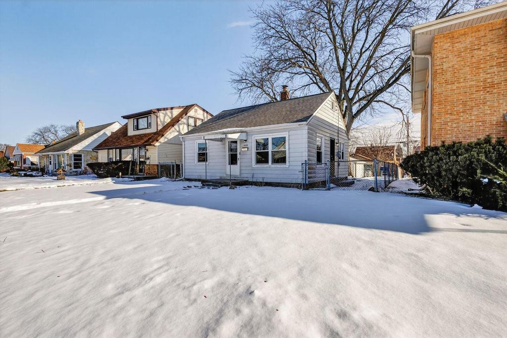 Photo of 4418 N 67th STREET, Milwaukee, WI 53218 (MLS # 1950363)