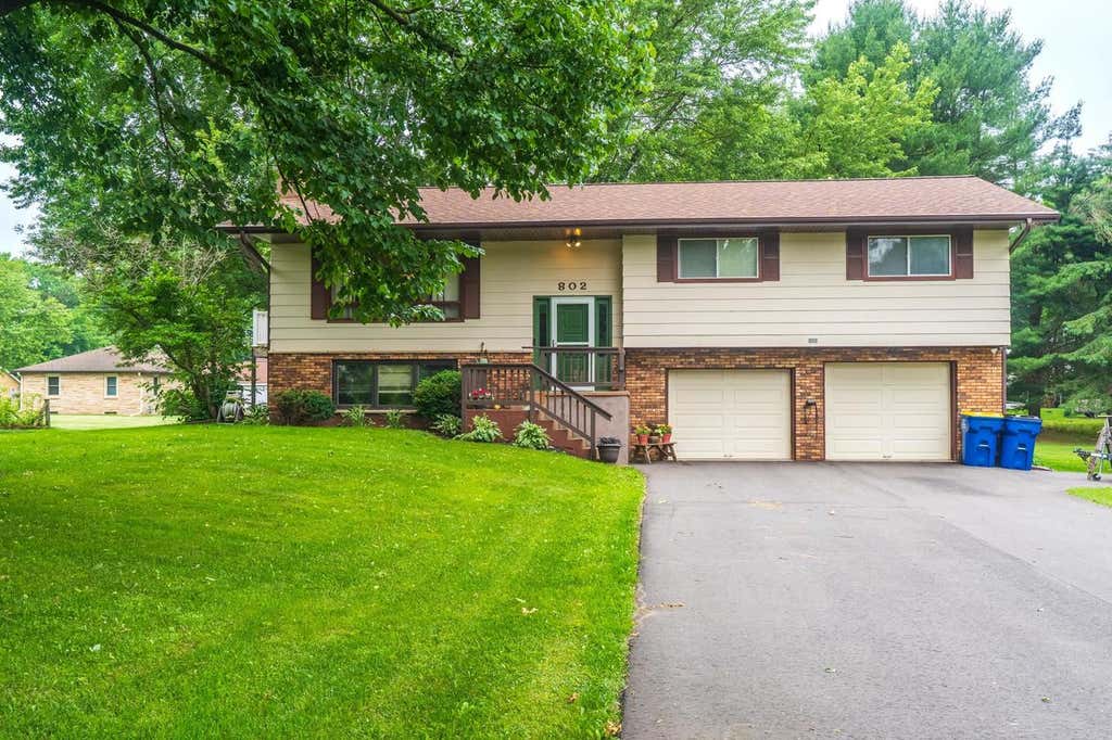 Photo of 802 Jefferson STREET, Merrill, WI 54452 (MLS # 22603014)