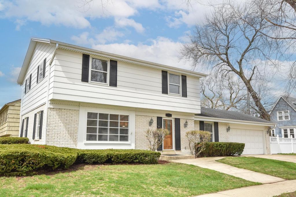 Photo of 5801 N Lake DRIVE, Whitefish Bay, WI 53217 (MLS # 1955674)