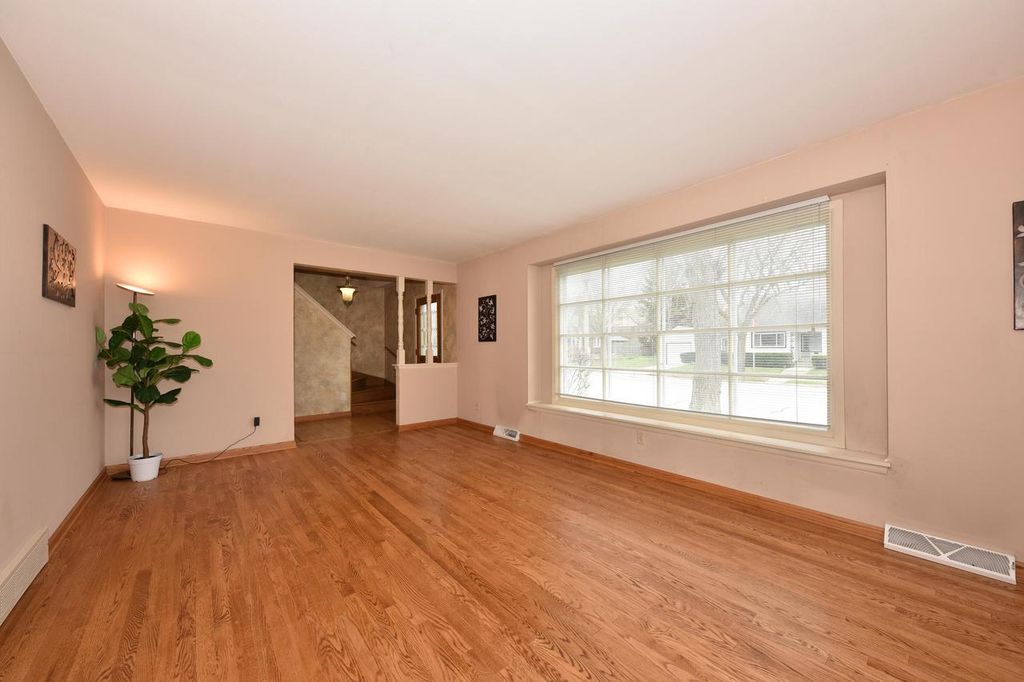 Photo of 5801 N Lake DRIVE, Whitefish Bay, WI 53217 (MLS # 1955674)