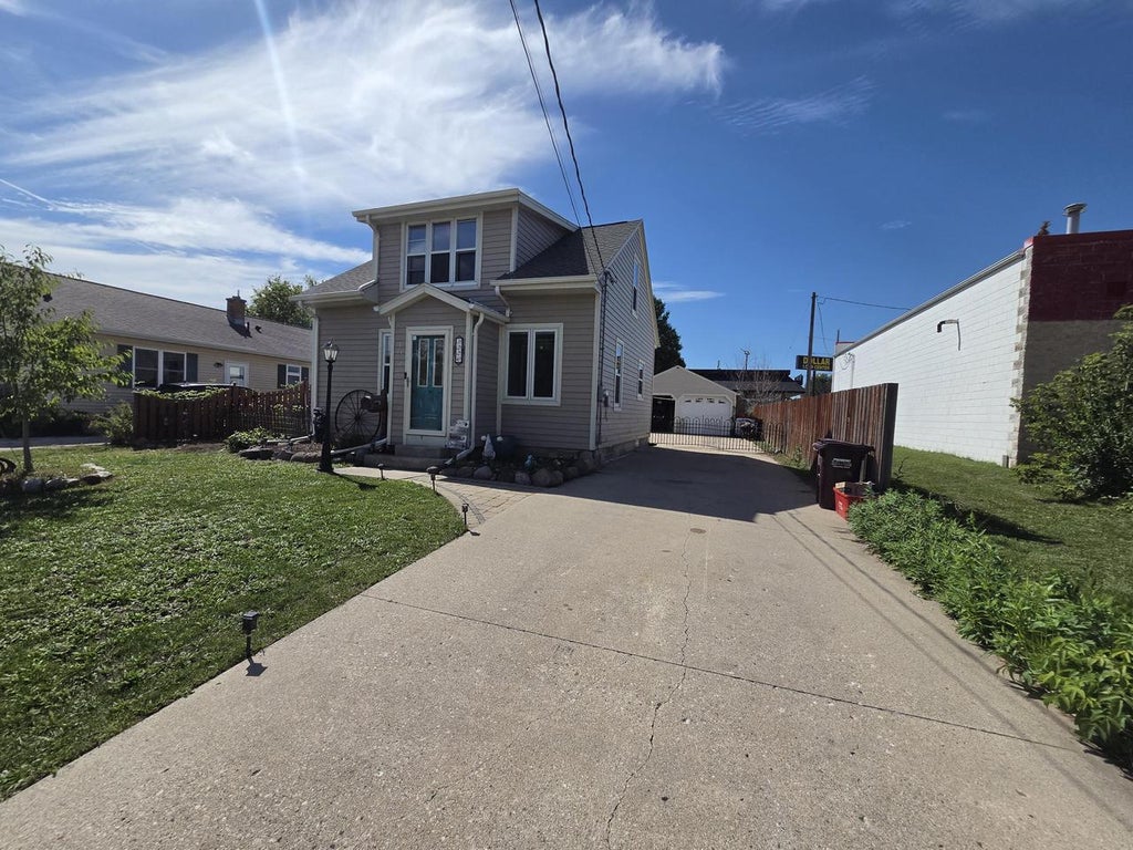 Photo of 1226 S 32nd STREET, Manitowoc, WI 54220 (MLS # 1979502)