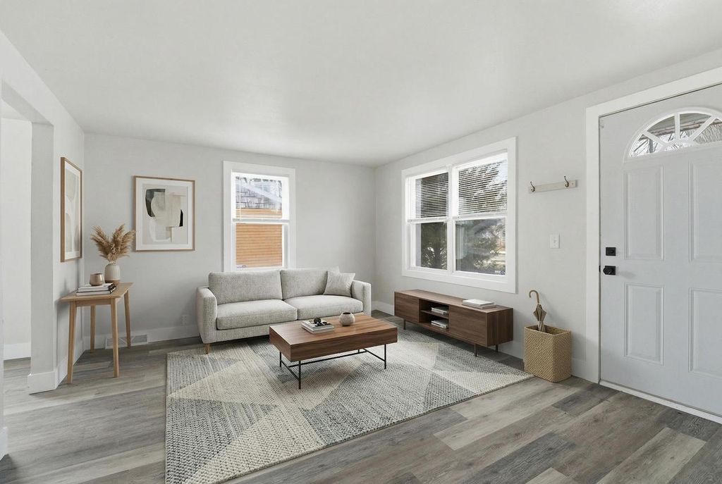 Photo of 133 W Peckham STREET, Neenah, WI 54956 (MLS # 50322701)