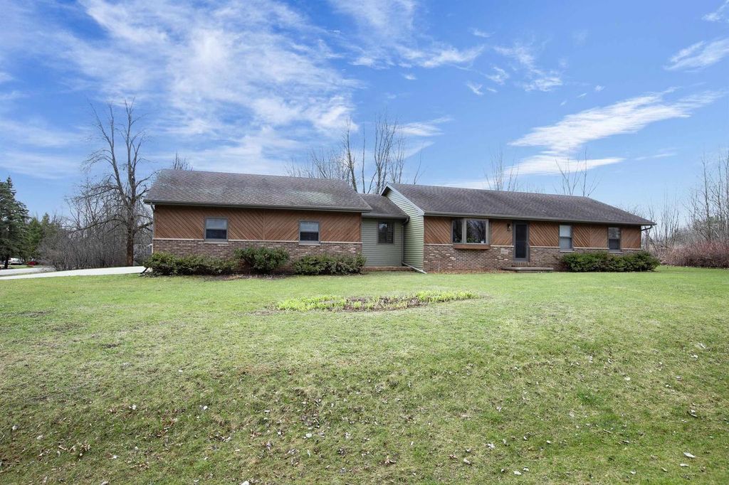 Photo of 8599 Winncrest ROAD, Neenah, WI 54956 (MLS # 50323729)