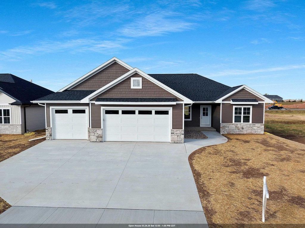 Photo of 1417 Crossroads DRIVE, De Pere, WI 54115 (MLS # 50322591)