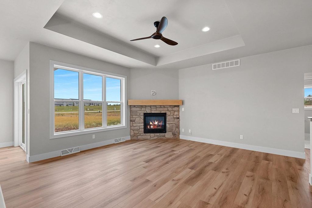 Photo of 1417 Crossroads DRIVE, De Pere, WI 54115 (MLS # 50322591)