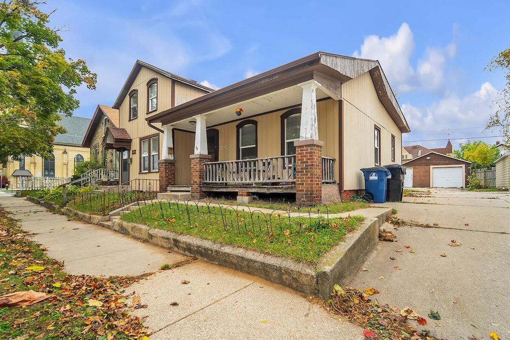 Photo of 1427 Erie STREET, Racine, WI 53402 (MLS # 1941927)