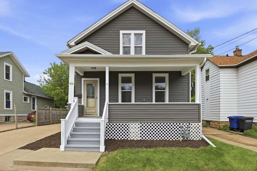 Photo of 851 Franklin STREET, Oshkosh, WI 54901 (MLS # 50330358)